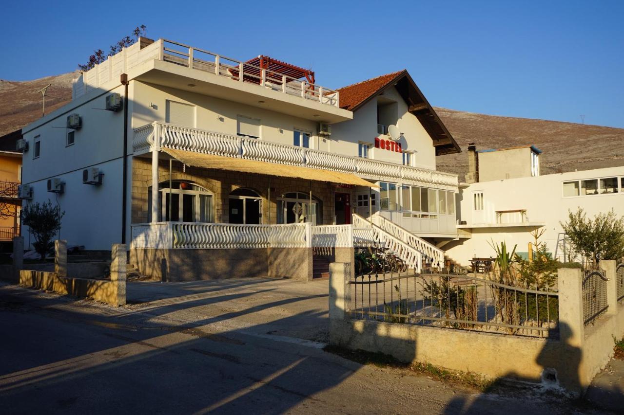 Hostel The Red Door Trebinje Eksteriør billede